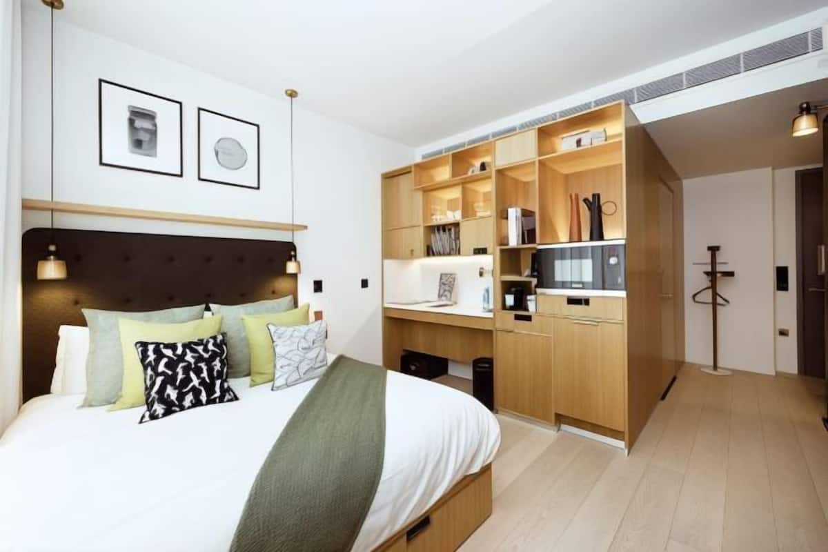 Premium bedding, minibar, in-room safe, blackout curtains