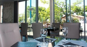 Lunch and dinner served - Hôtel le Midi (Montaigu-de-Quercy)