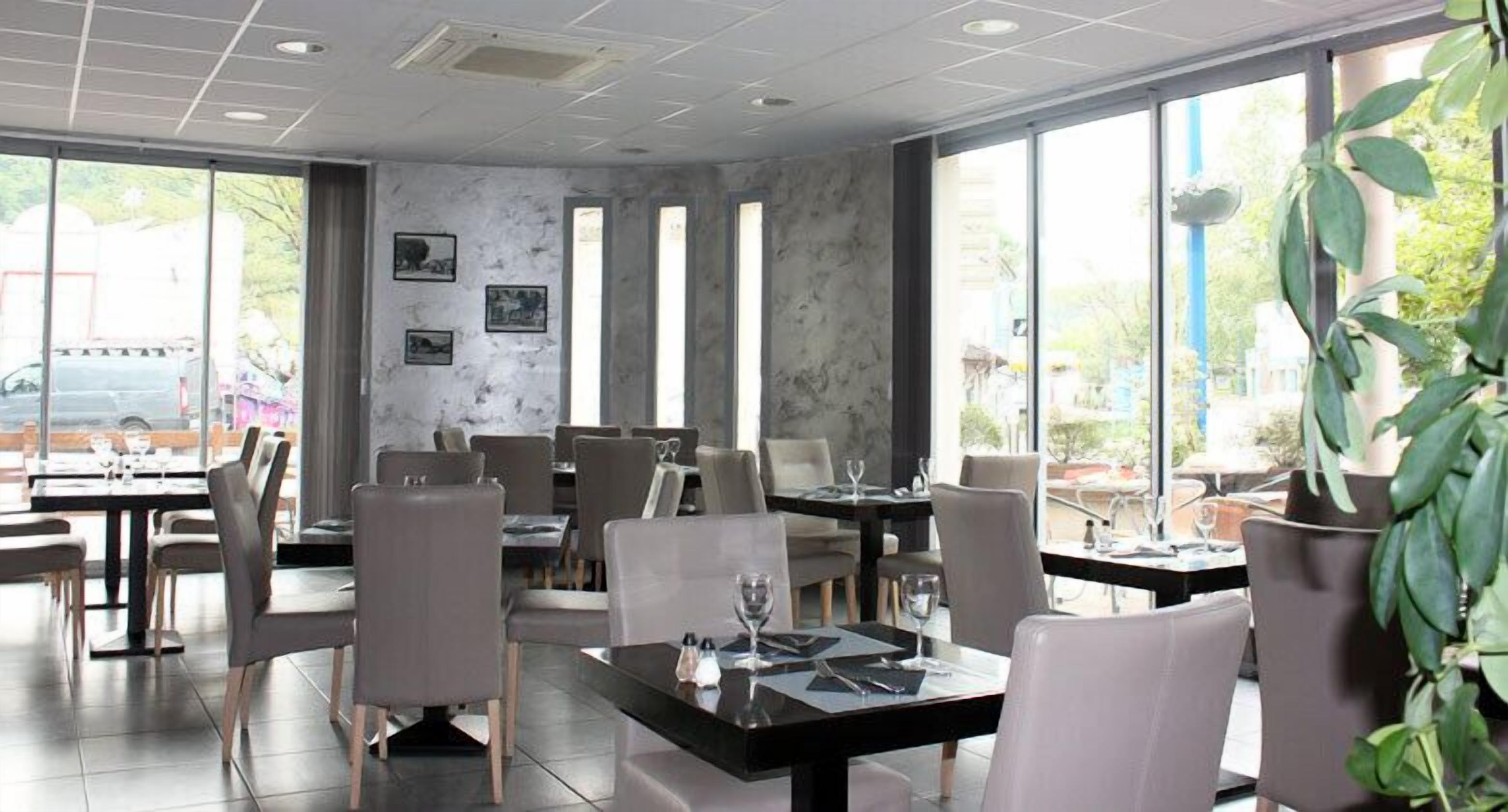 lunch and dinner served