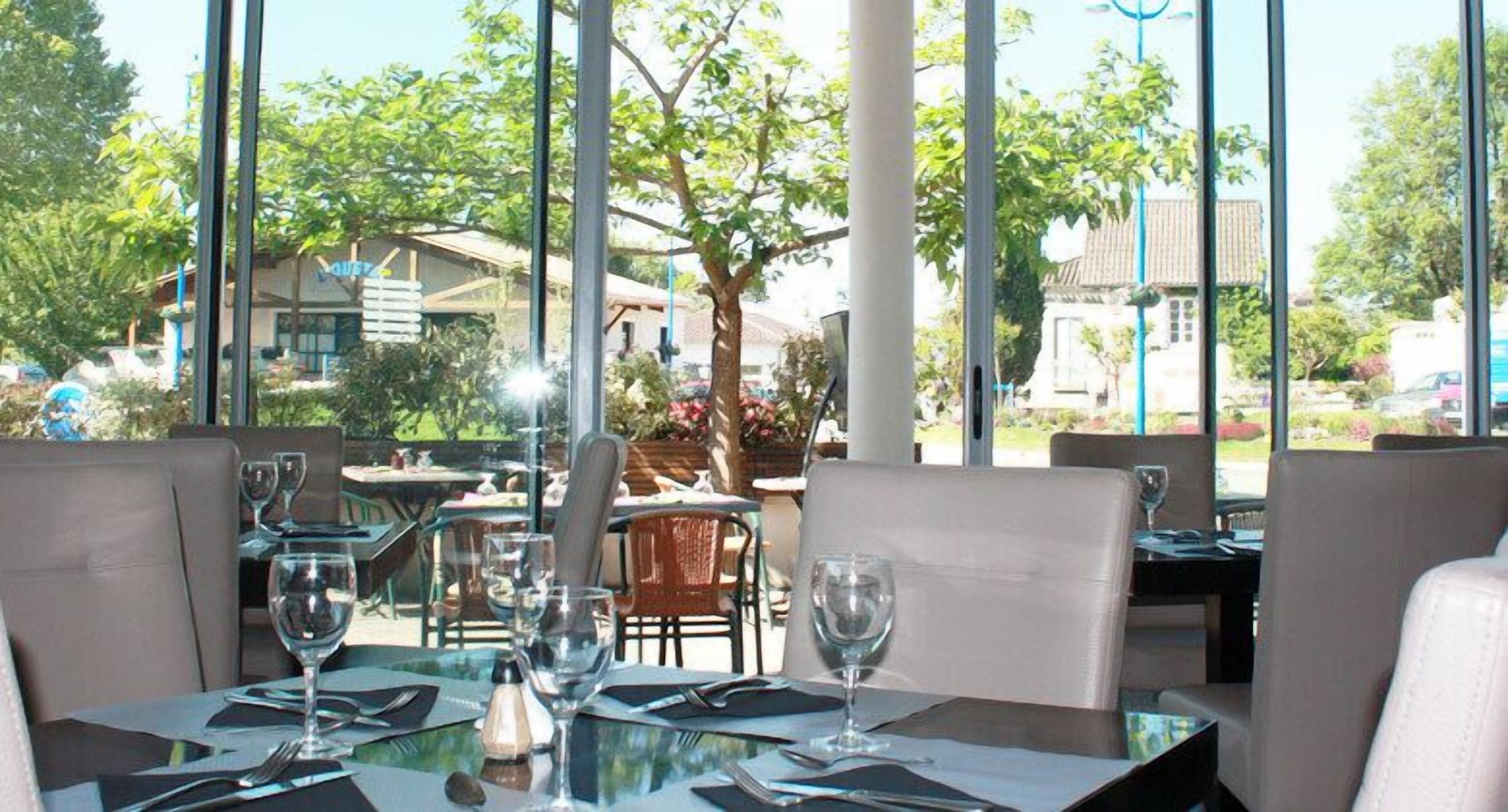 تقديم الغداء والعشاء