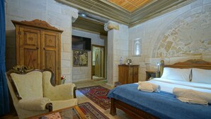 Deluxe Room, Balcony | Minibar, laptop workspace, blackout drapes, soundproofing - ShoeString Stone House (Nevsehir)