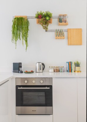 Superior Apartment, 2 Bedrooms | Private kitchen