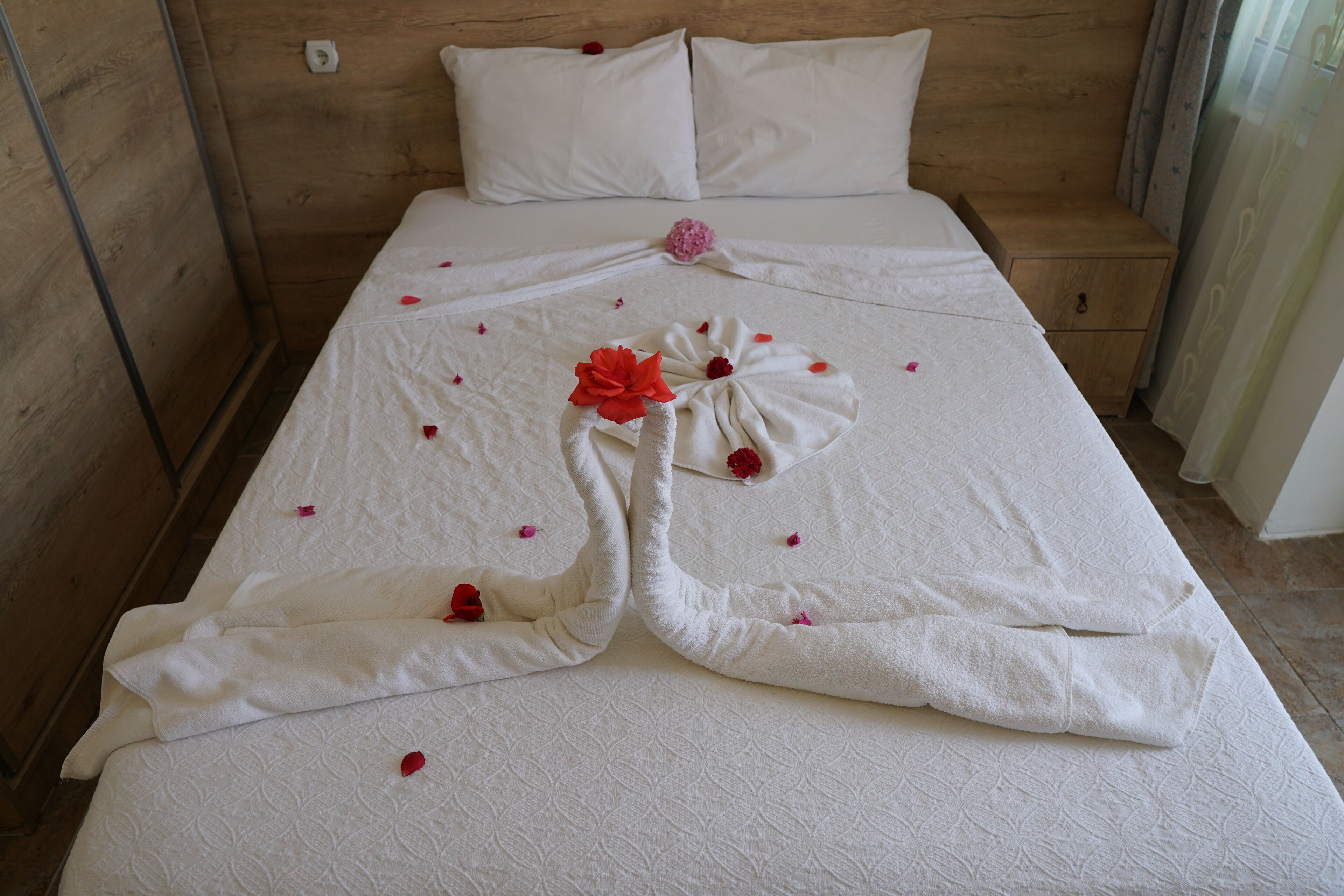 standard double or twin room, mountain view, poolside | 1 bedroom, individually decorated, laptop workspace, free wifi