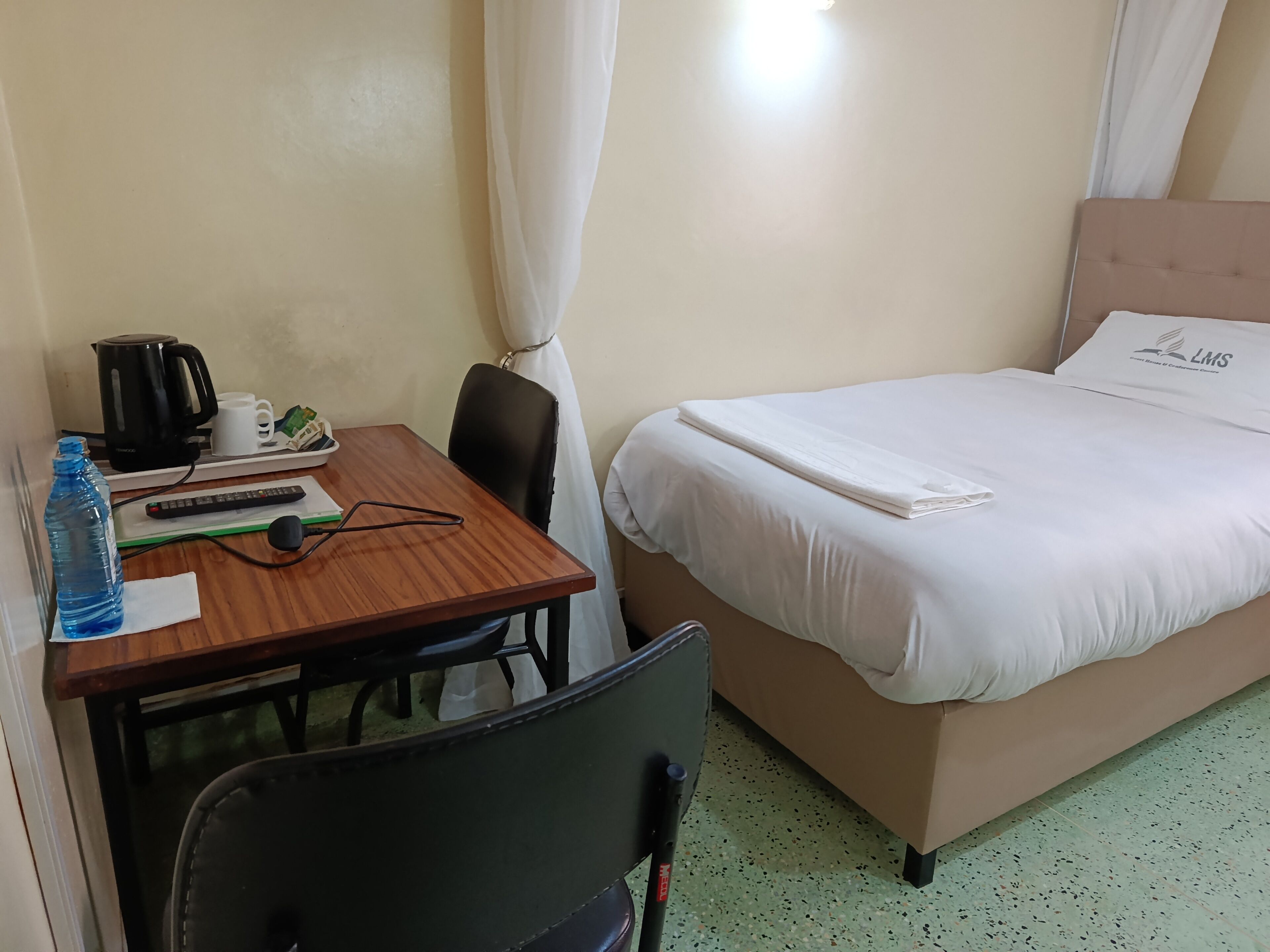 Economy Twin Room | In-room safe, desk, blackout drapes, free WiFi