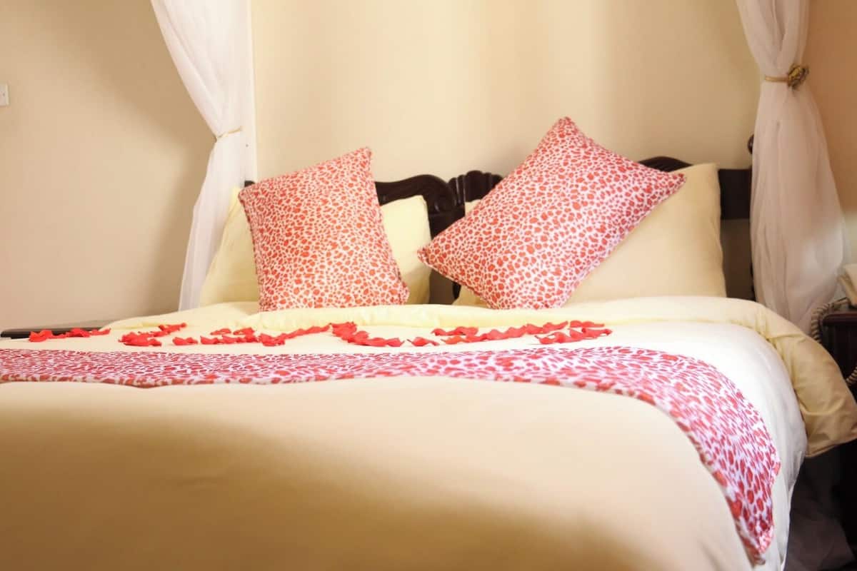 Superior Room | In-room safe, desk, blackout drapes, WiFi (free)