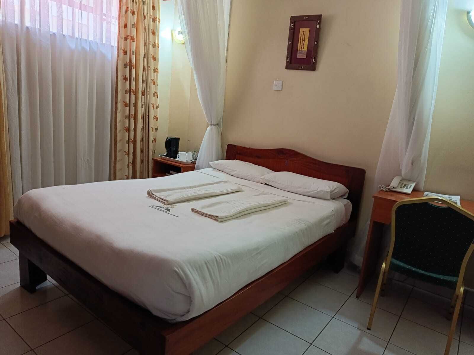 Standard Room | In-room safe, desk, blackout drapes, free WiFi
