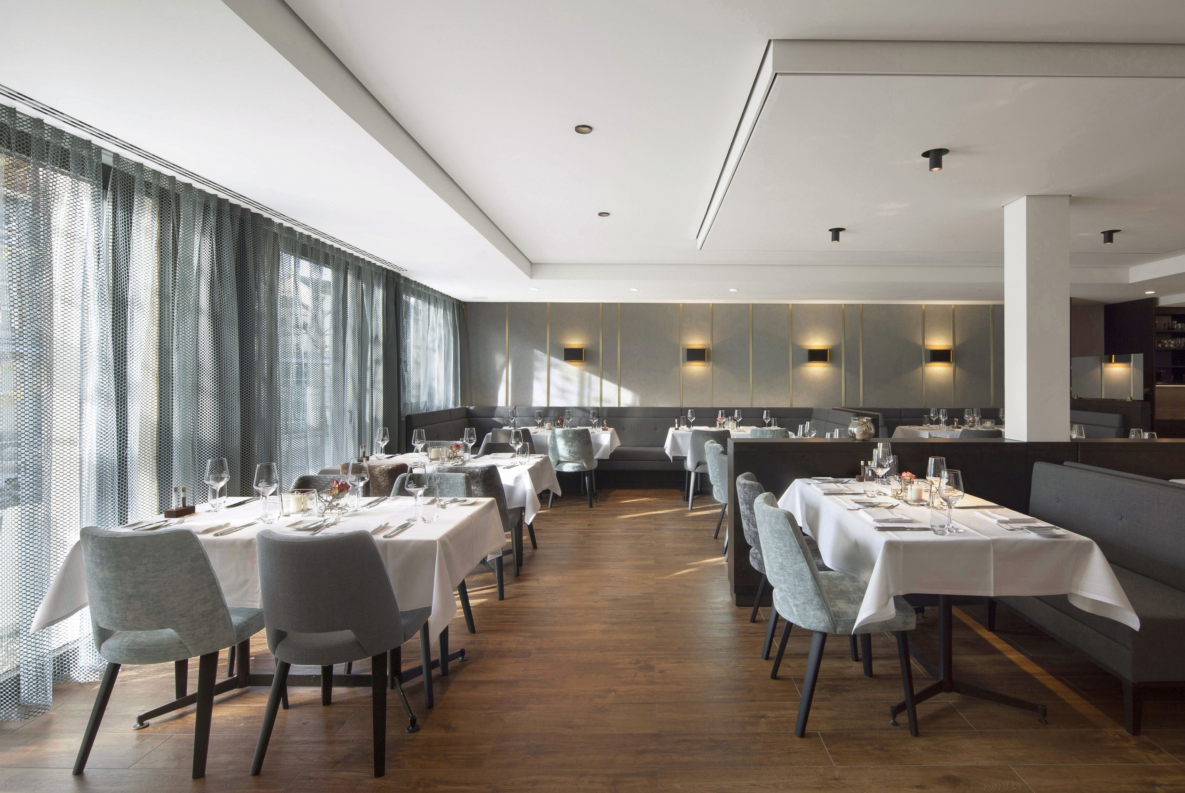 2 restaurants, breakfast, lunch served; local and international cuisine