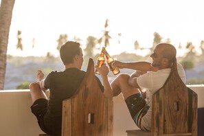 Breakfast and dinner served, local cuisine