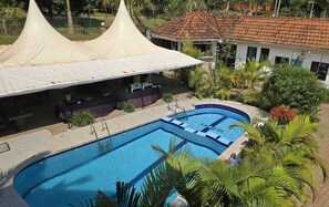 Outdoor pool - Mowicribs Hotel & Spa (Entebbe)