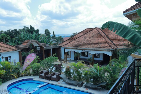 Fachada de la propiedad