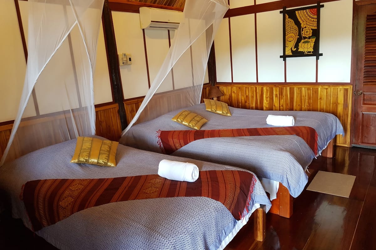 bungalow with garden view  | minibar, in-room safe, desk, rollaway beds