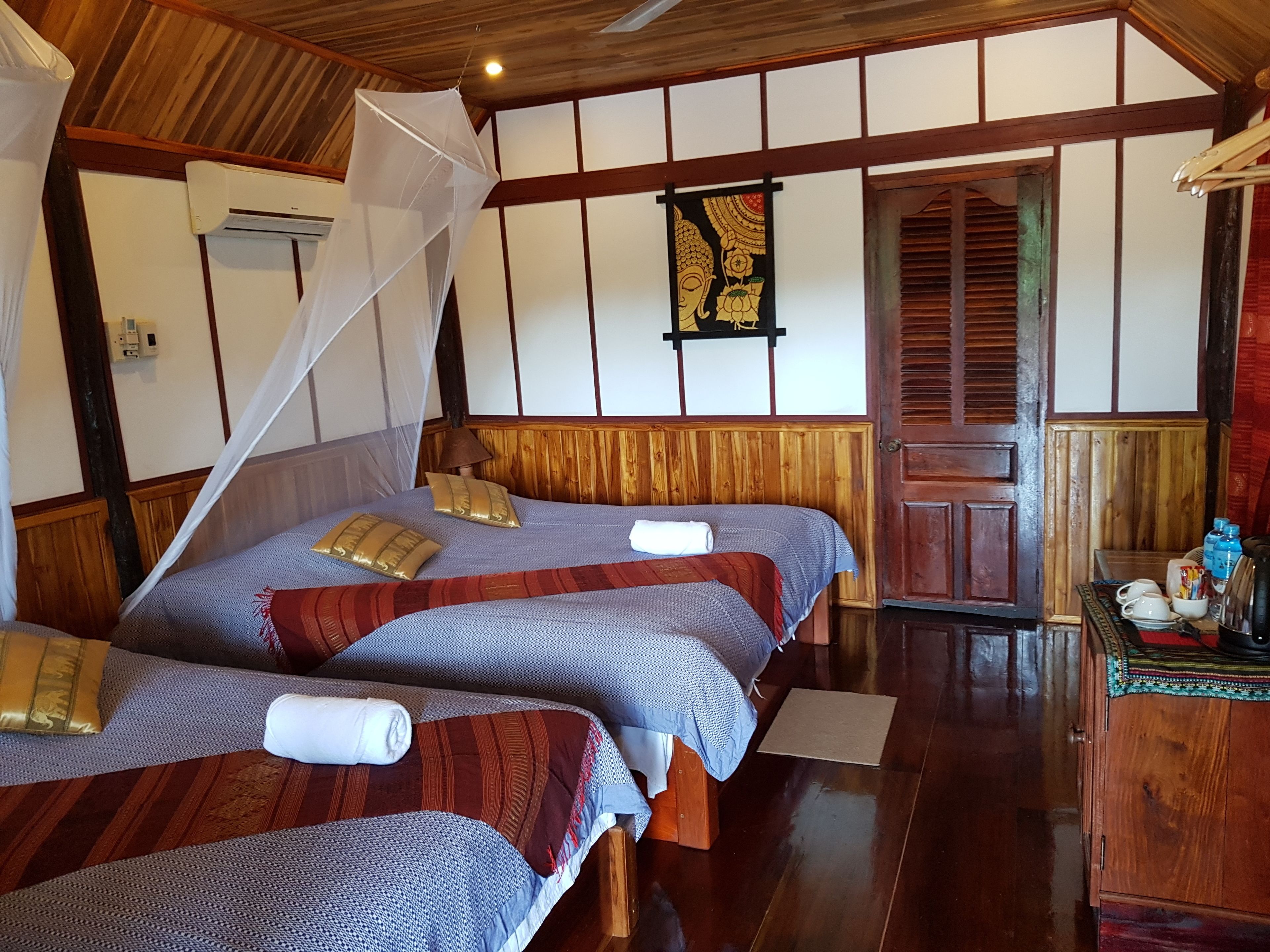 bungalow with river view  | minibar, in-room safe, desk, rollaway beds