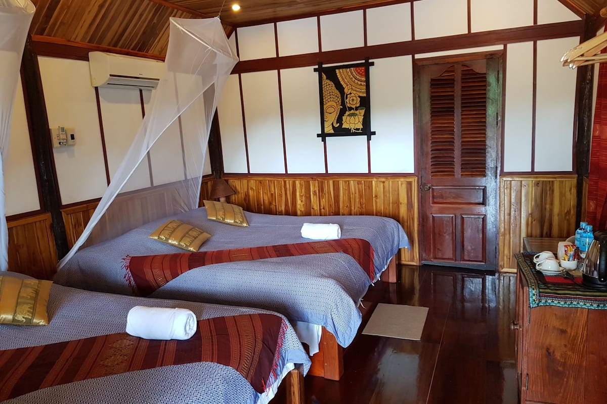 bungalow with river view  | minibar, in-room safe, desk, rollaway beds