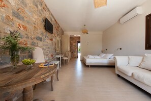 Deluxe Double Room, 1 Bedroom, Ground Floor