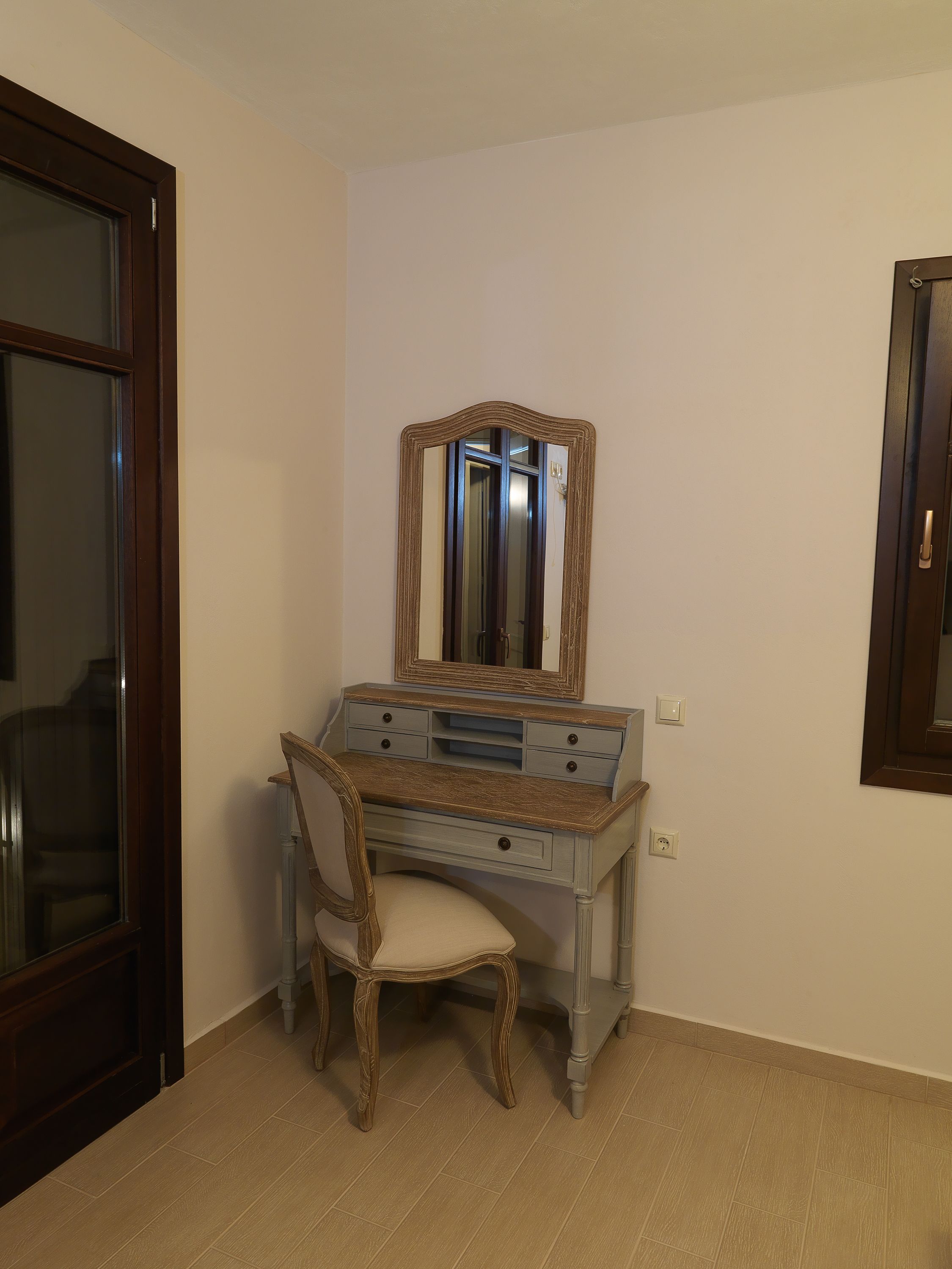 deluxe apartment, 1 bedroom, terrace, sea view | living area | plasma tv