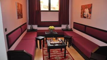 Daily cooked-to-order breakfast for a fee