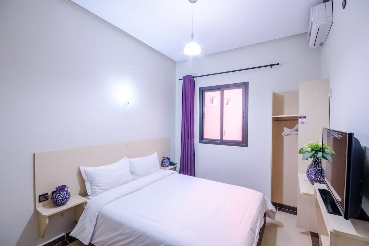 Premium bedding, Select Comfort beds, in-room safe, desk
