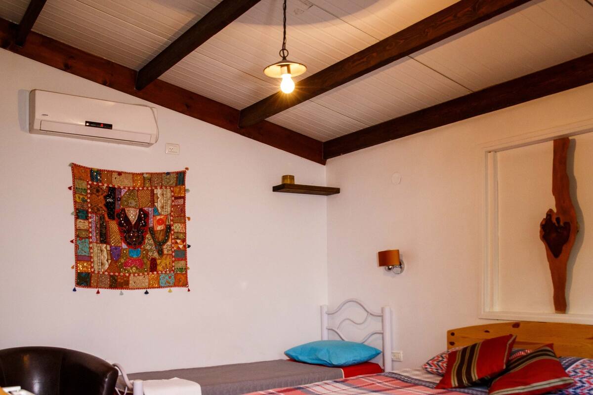 Basic Triple Room | Desk, blackout curtains, iron/ironing board, free cots/infant beds