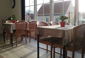 Desayuno buffet incluido todos los días