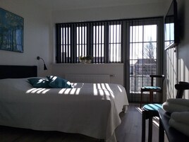 Habitación clásica doble | Ropa de cama hipoalergénica y decoración individual