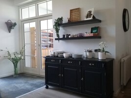 包含每日自助早餐