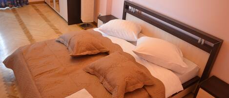 Appartamento, 2 camere da letto (Mykhailivsky Lane, 9B) | Insonorizzazione, ferro/asse da stiro, Wi-Fi gratuito, lenzuola