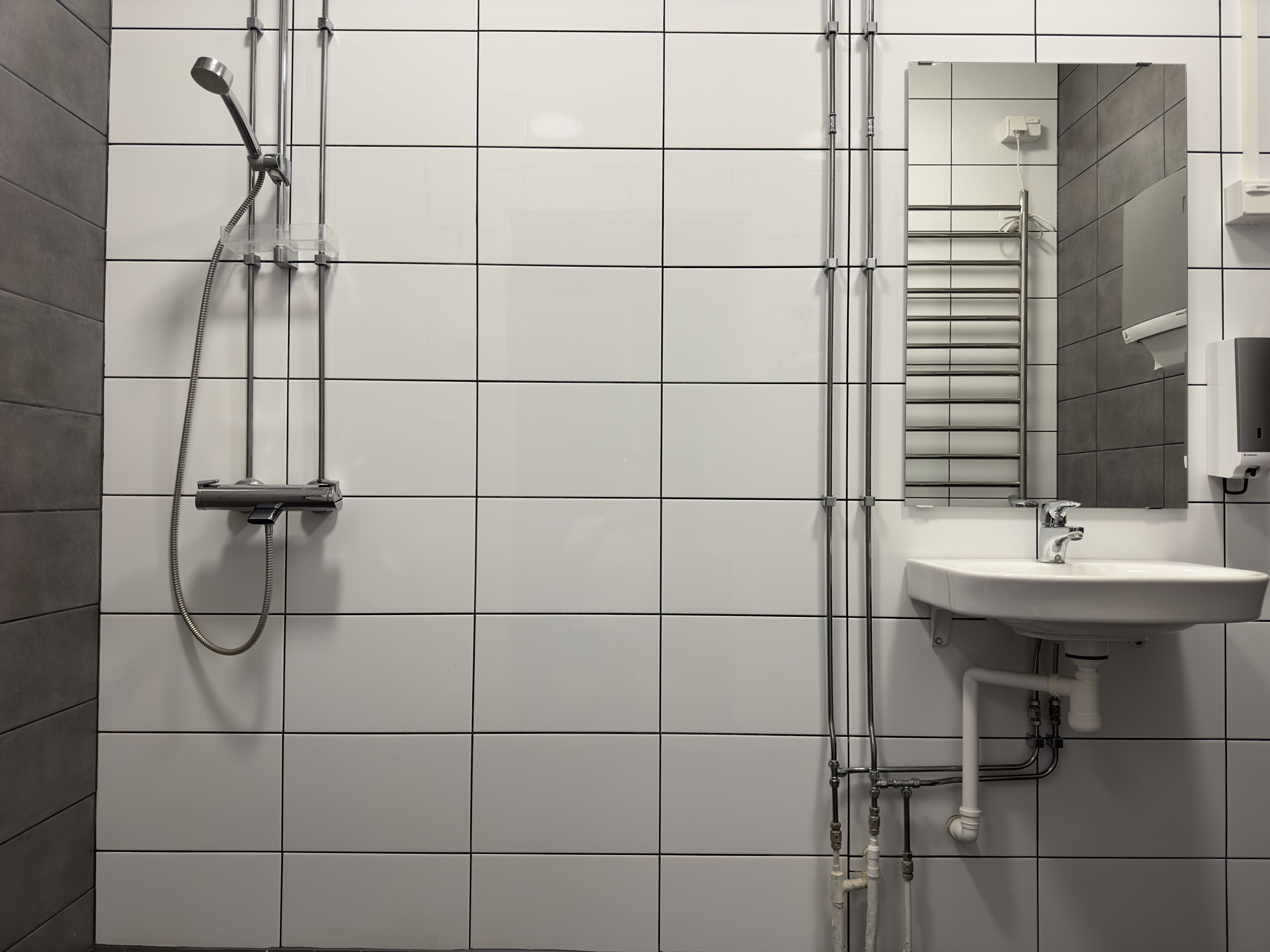 Photo - The Rooms Airport - 20Rooms