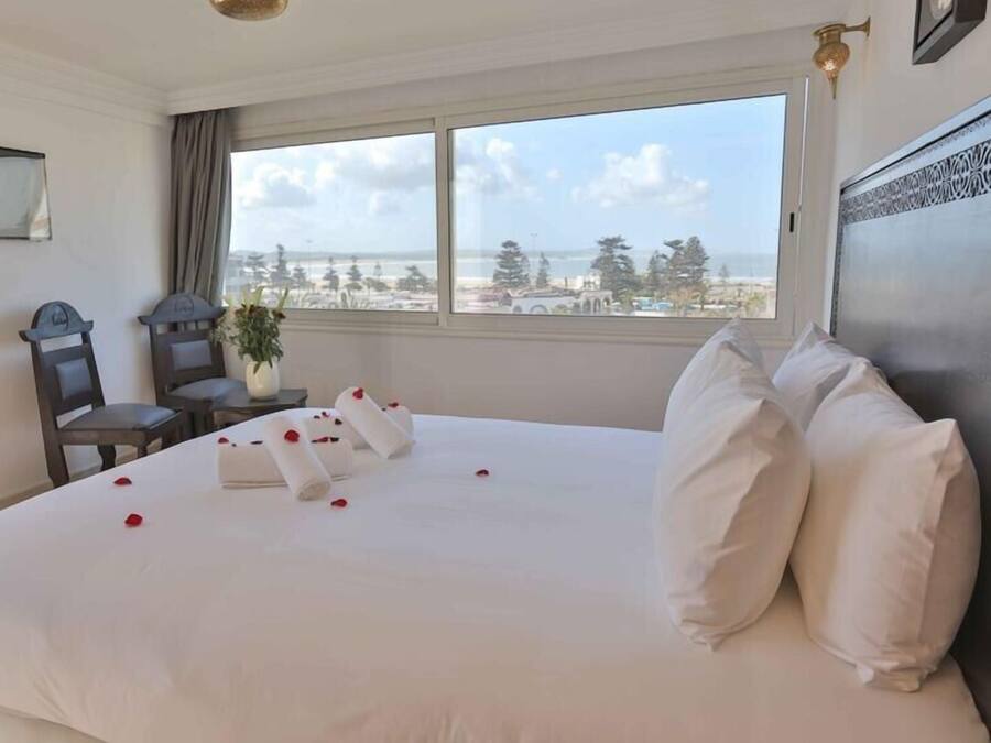 Premium bedding, blackout curtains, free cots/infant beds, free WiFi