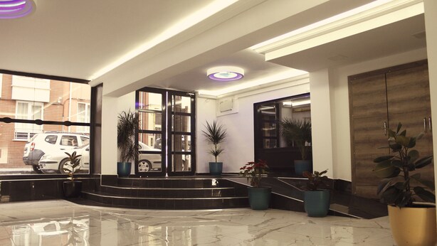 Unclassified image, 1 of 32, button - Vip Suit (Eskisehir)