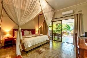 King room | In-room safe, desk, blackout drapes, iron/ironing board