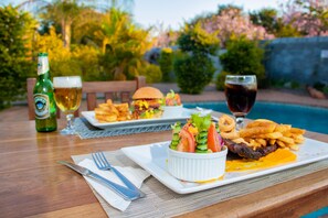 Restaurant - Dzimbahwe Guest Lodge (Victoria Falls)