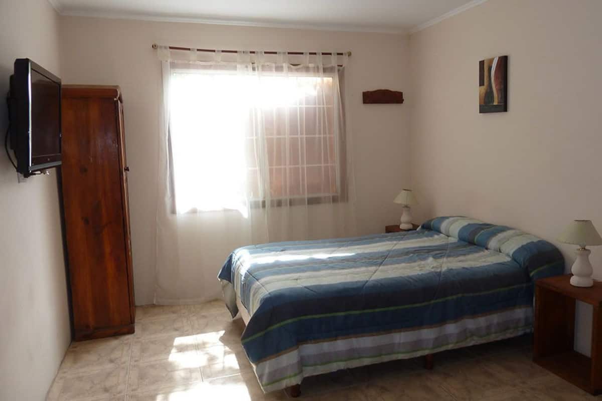 Comfort huisje, 2 slaapkamers, hot tub | Gratis babybedden, gratis wifi