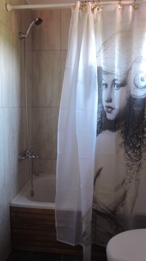 Apartment, 1 Bedroom, Balcony (Delfin) | Bathroom | Combined shower/tub, hair dryer, towels - Merlión (Mar de Las Pampas)