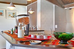 Breakfast area - Orange Inn Melkbosstrand (Cape Town)