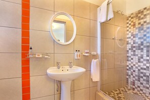 Luxury Room, 1 King Bed, Ensuite | Bathroom | Free toiletries, hair dryer - Orange Inn Melkbosstrand (Cape Town)