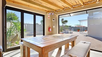 Poolside bar