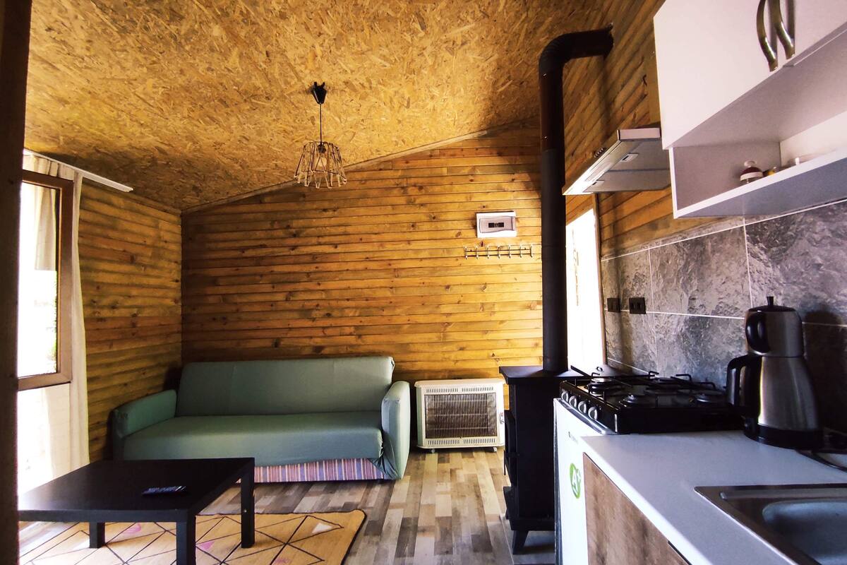 comfort chalet | private kitchen | cleaning supplies