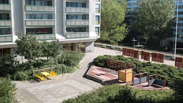 Zona de juegos infantil al aire libre