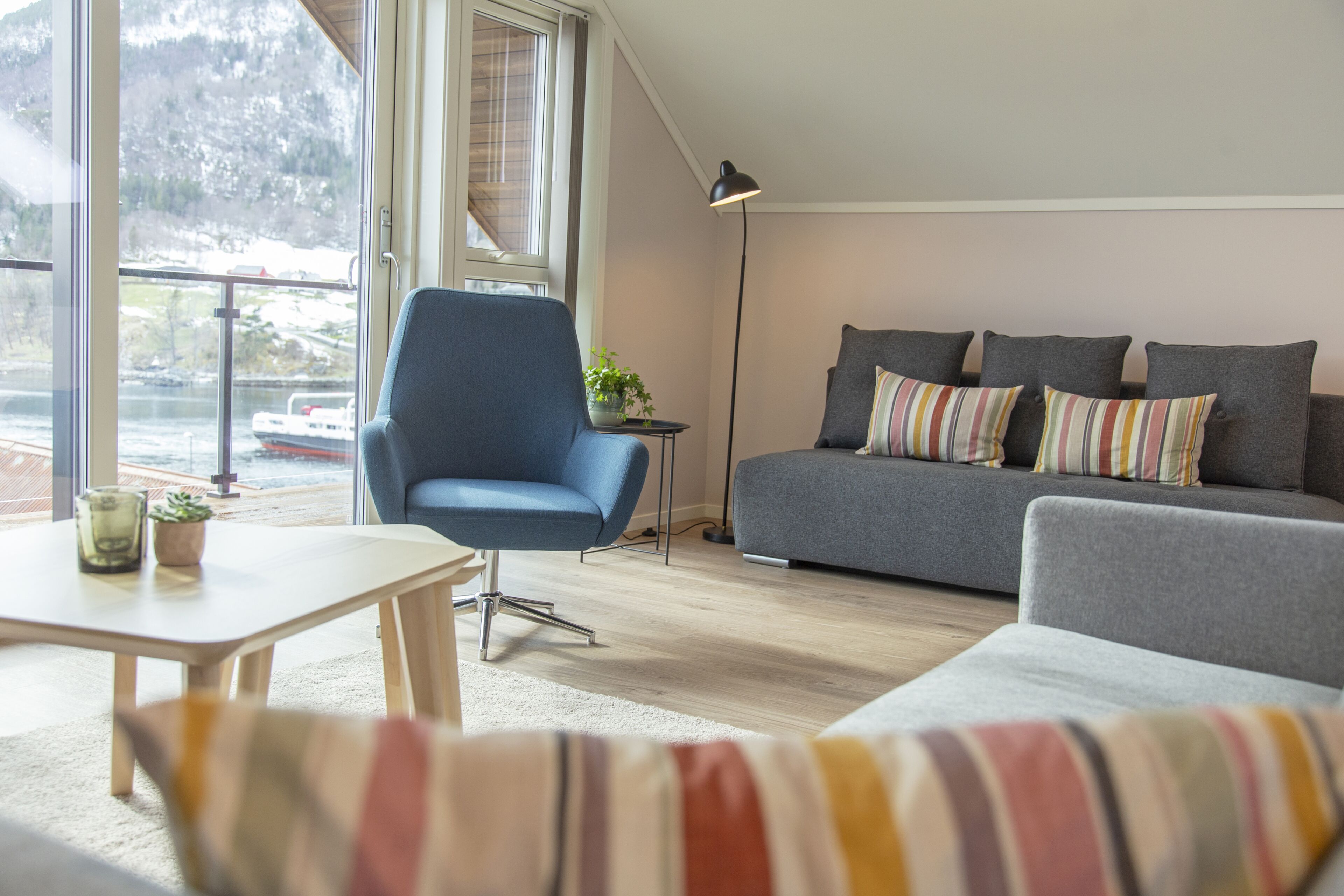 panoramic apartment | blackout curtains, free wifi, bed sheets