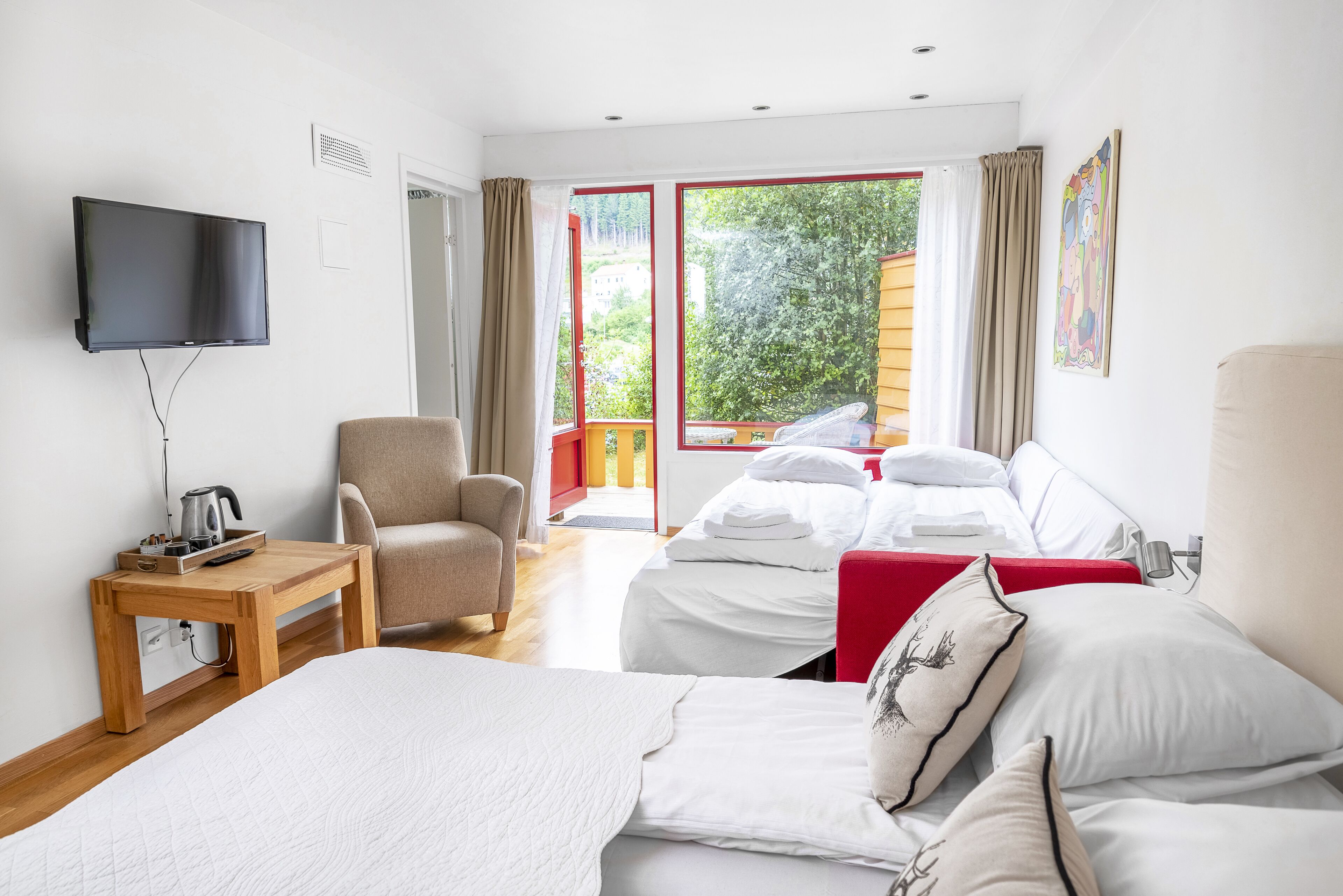 deluxe double room | blackout curtains, free wifi, bed sheets