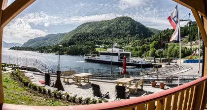 Lavik Fjord Hotell