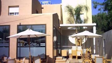 Lunch served, Spanish cuisine, alfresco dining