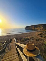 Ubicación a pie de playa, submarinismo, buceo con tubo y vela