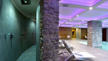 Sauna, hot tub, steam room, Turkish bath/hammam, body treatments