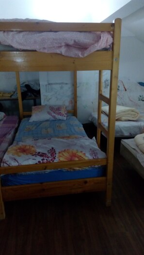 Family Room, Shared Bathroom - Nightingale Hostel and Guesthouse (Sofia)