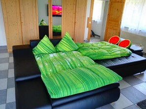 127-cm-Flachbildfernseher mit Satellitenempfang, Fernseher, Computer