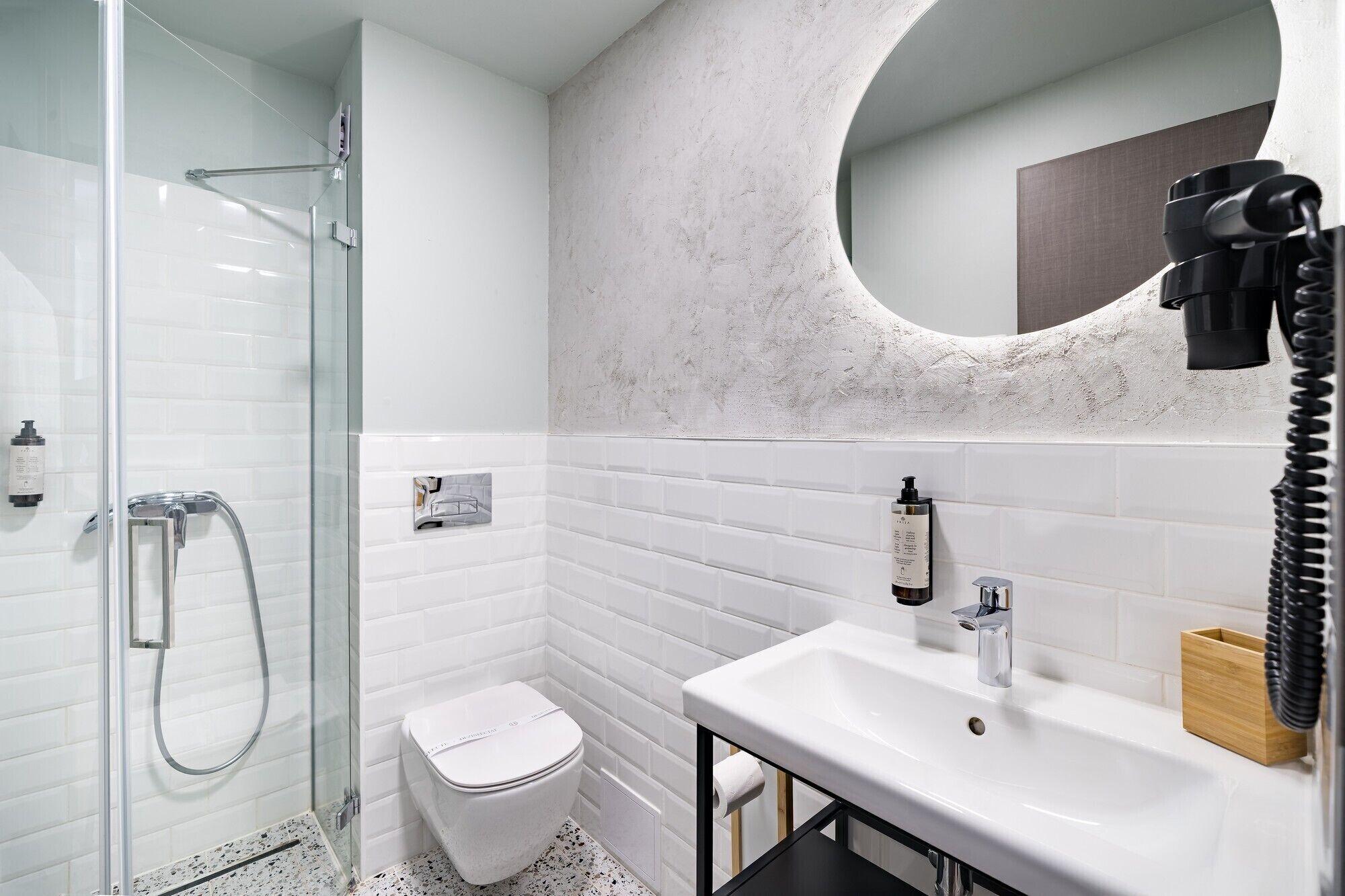 Photo - Graffiti Hotel Rooftop - Central Location