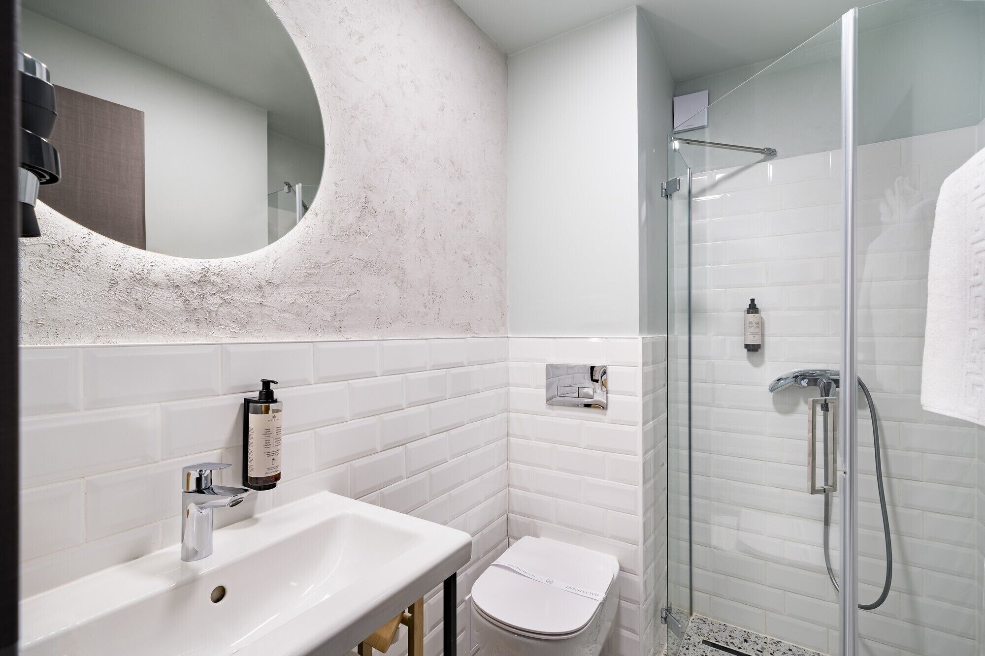 Photo - Graffiti Hotel Rooftop - Central Location