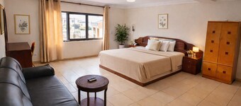 Ampomaah Hotel