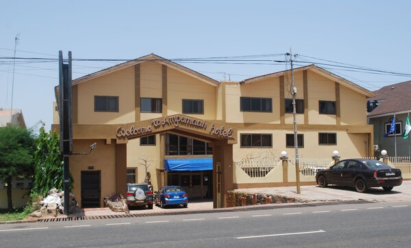 Ampomaah Hotel - Akra